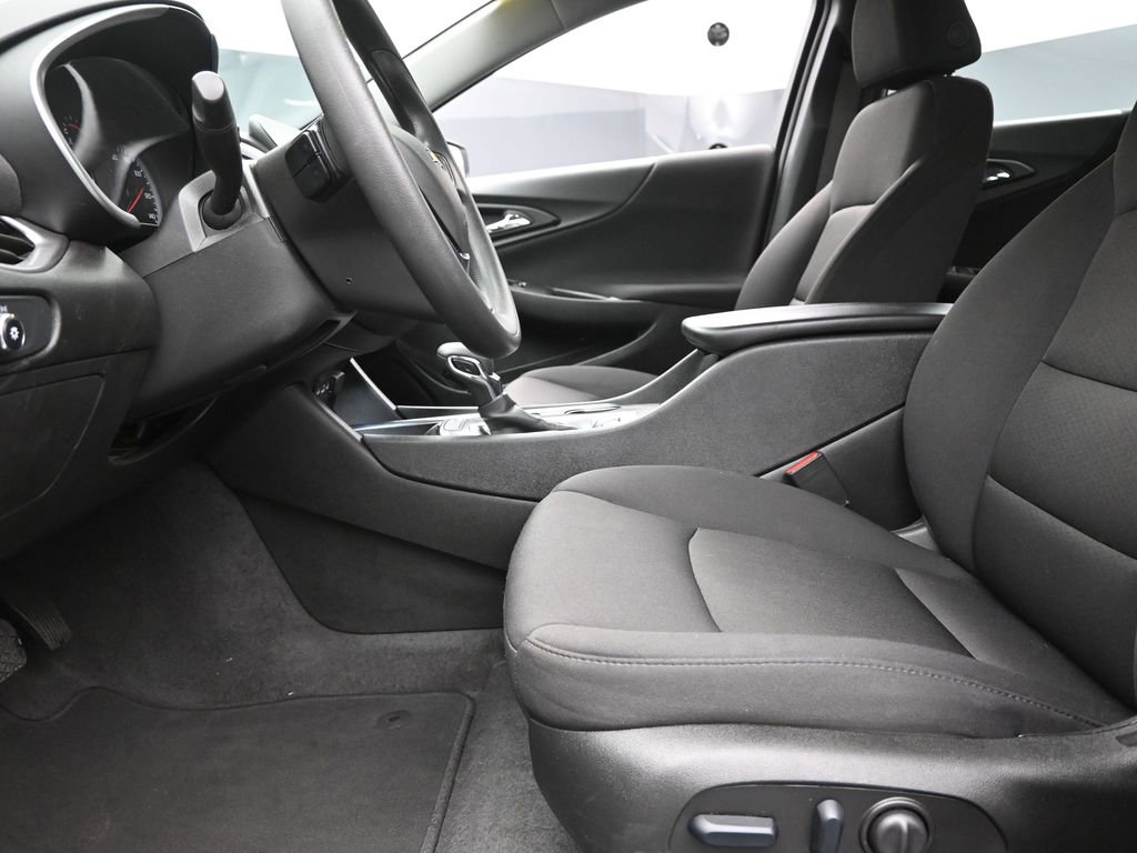 Used 2024 Chevrolet Malibu LT image 13