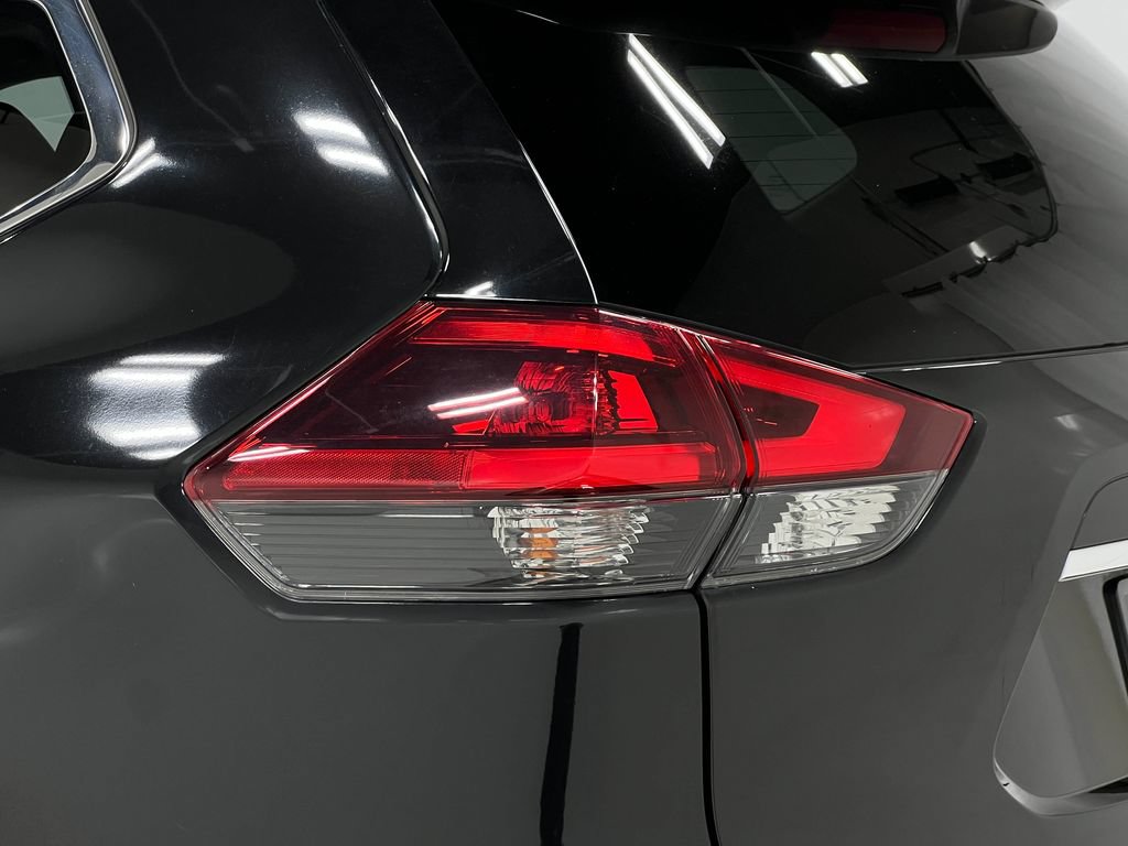 Used 2018 Nissan Rogue SL w/ Premium Package FWD image 35