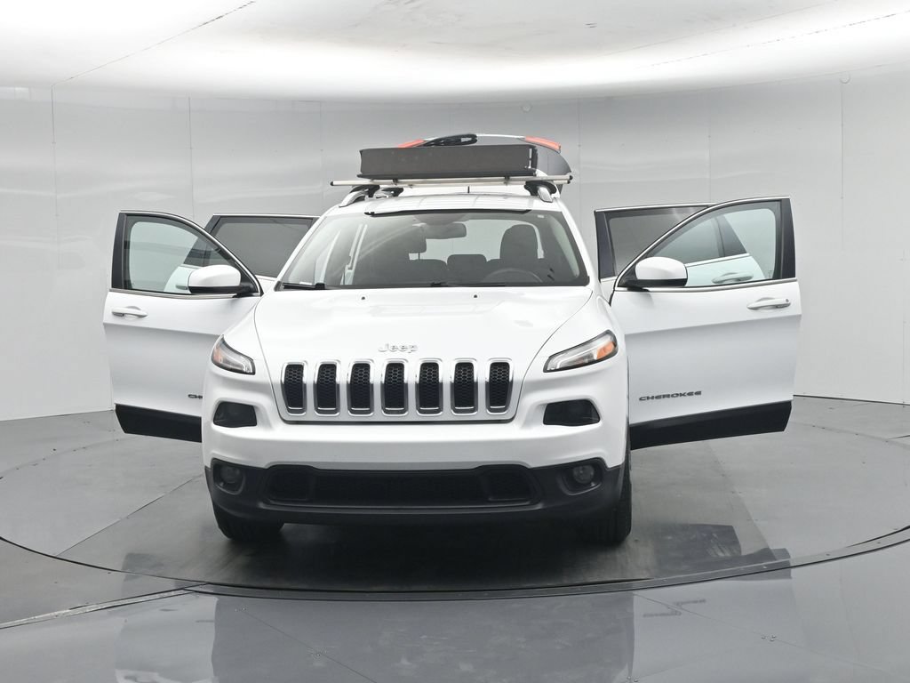 Used 2017 Jeep Cherokee Latitude FWD image 33
