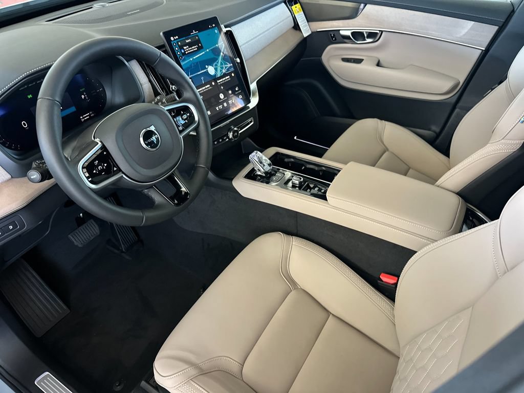 New 2026 Volvo XC90 T8 Plus AWD/4WD image 9