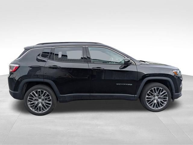 Used 2023 Jeep Compass Limited w/ Elite Group AWD/4WD image 8
