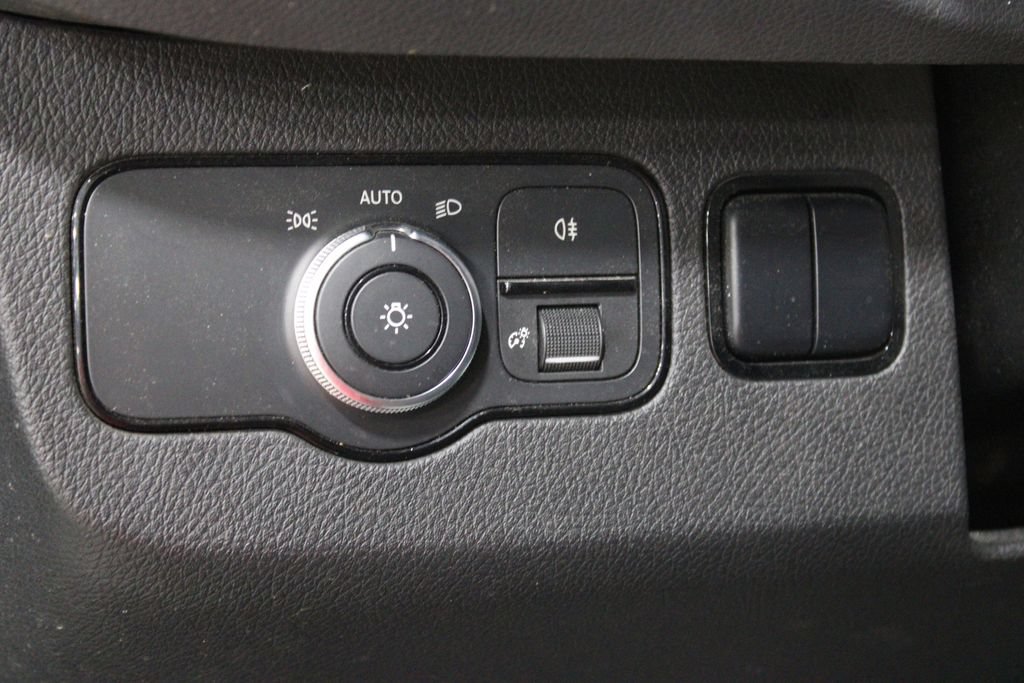 Used 2019 Mercedes-Benz Sprinter 170 Cargo image 14