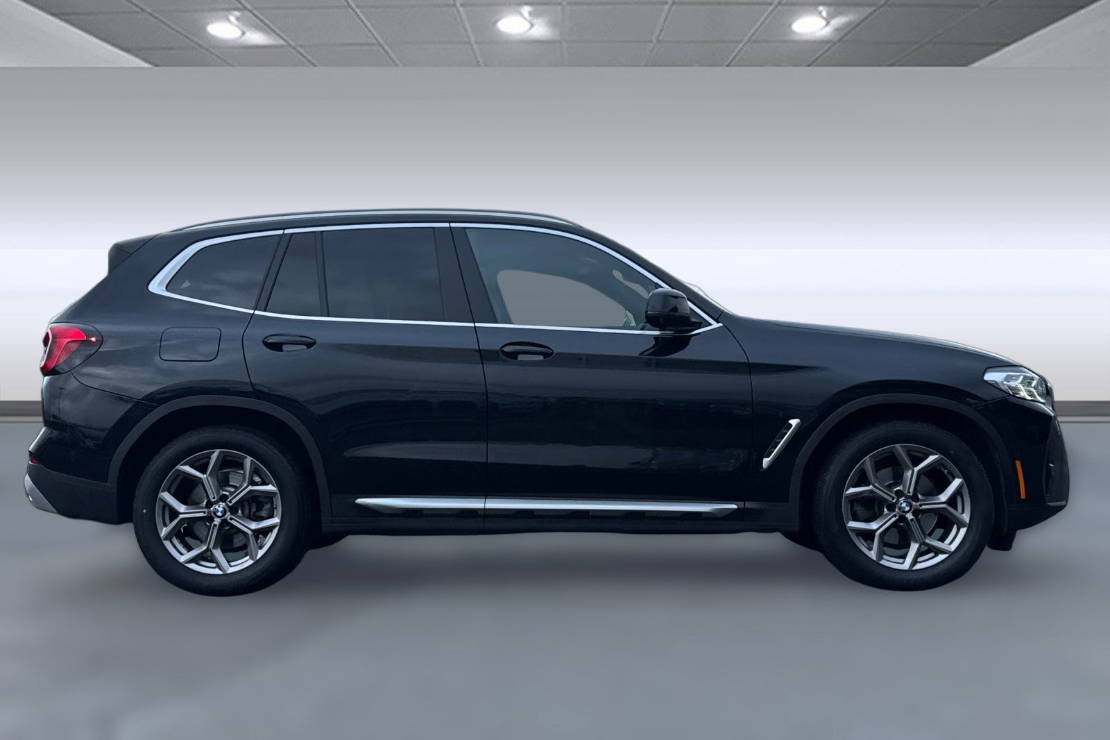 Certified 2023 BMW X3 xDrive30i w/ Premium Package image 7