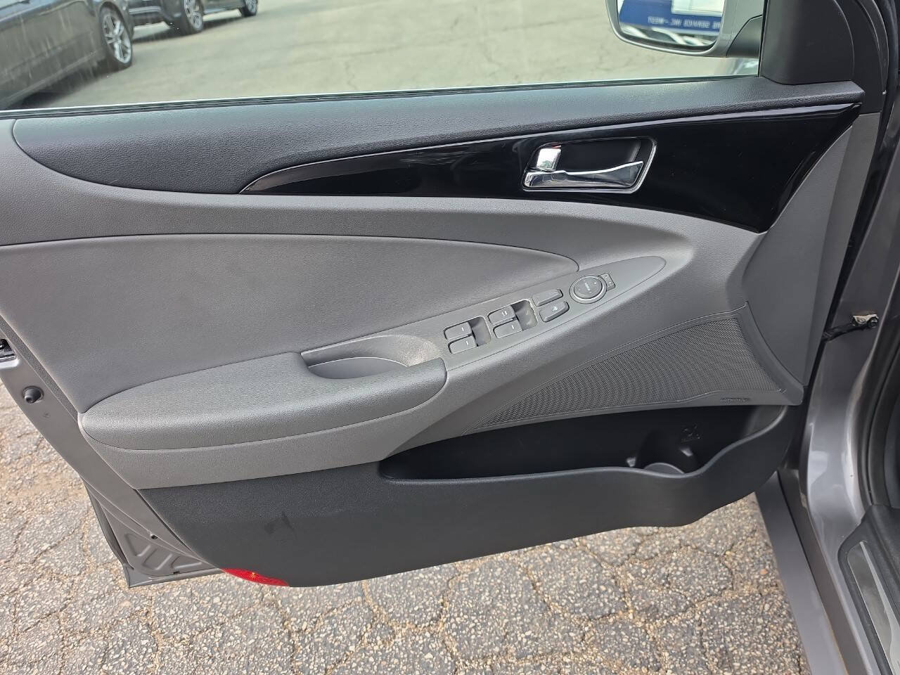 Used 2012 Hyundai Sonata Limited FWD image 8
