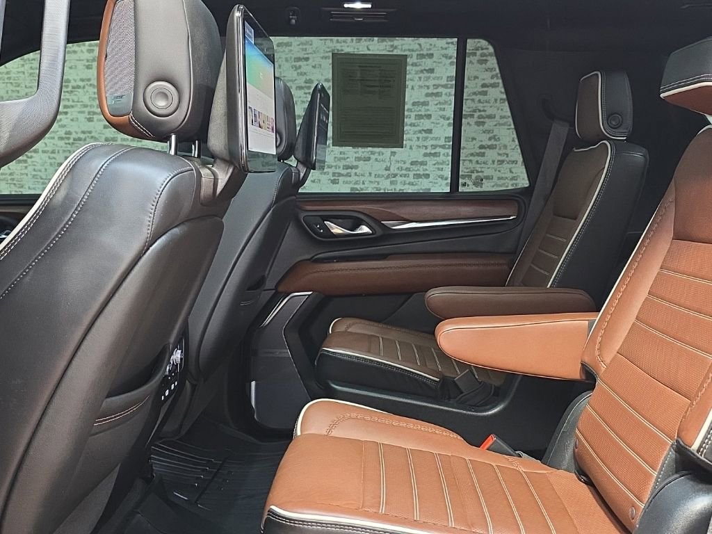 Used 2023 GMC Yukon Denali Ultimate AWD/4WD image 18