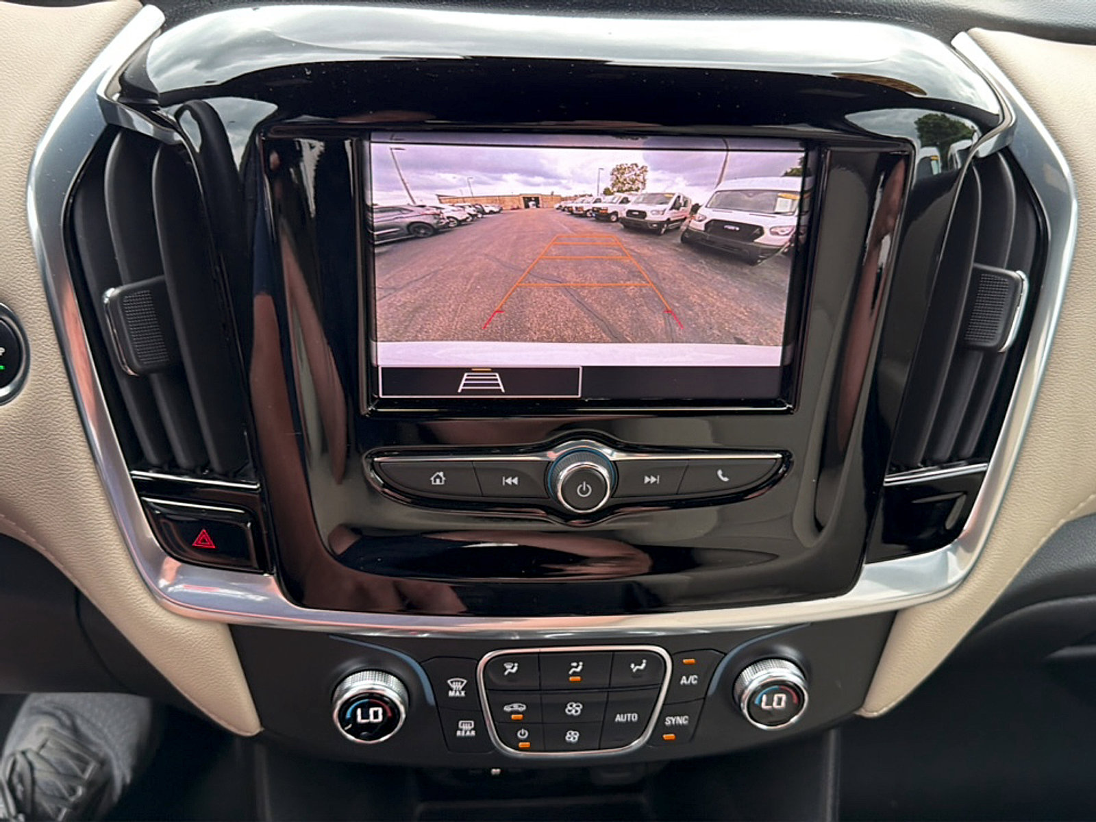 Used 2022 Chevrolet Traverse LS AWD/4WD image 22