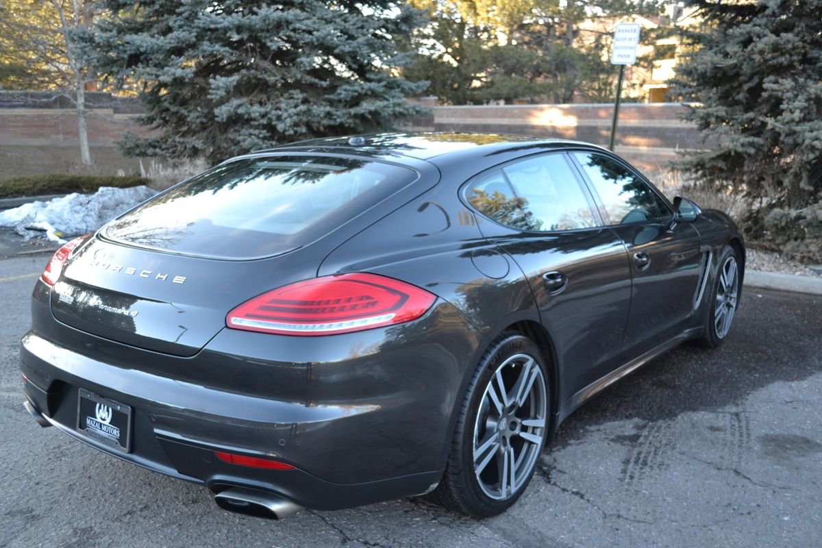 Used 2014 Porsche Panamera 4 w/ Premium Package image 19