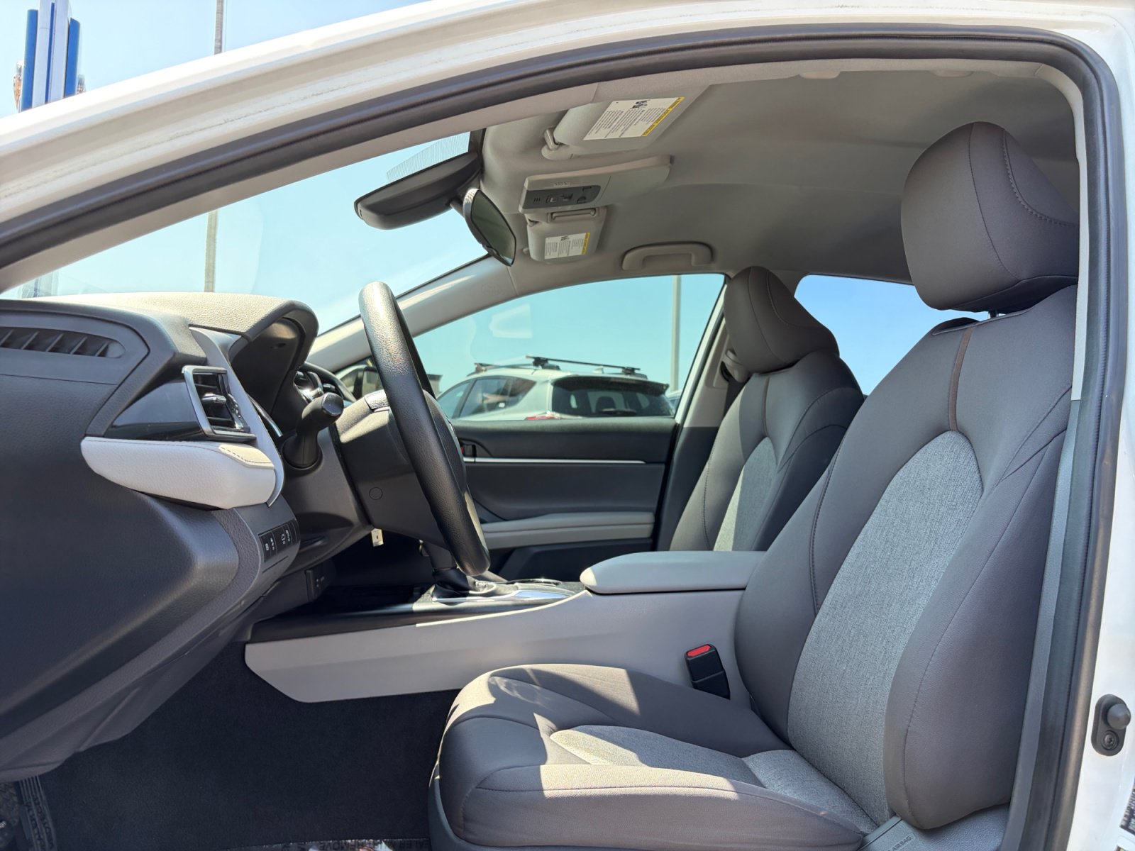 Used 2019 Toyota Camry LE FWD image 10