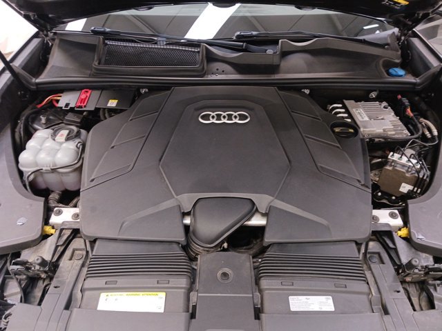 Used 2019 Audi Q8 Premium image 35