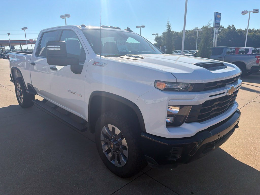 Used 2025 Chevrolet Silverado 2500 Custom w/ Custom Value Package AWD/4WD image 11