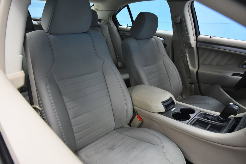 Used 2016 Ford Taurus SE FWD image 24