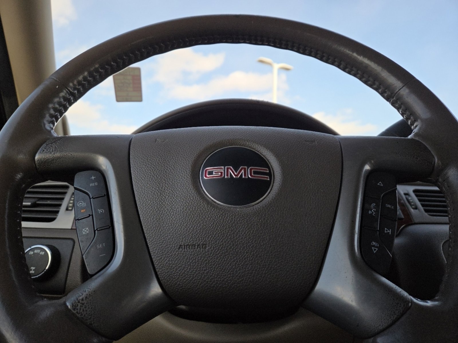 Used 2012 GMC Yukon SLT w/ SLT-2 Equipment Package image 27