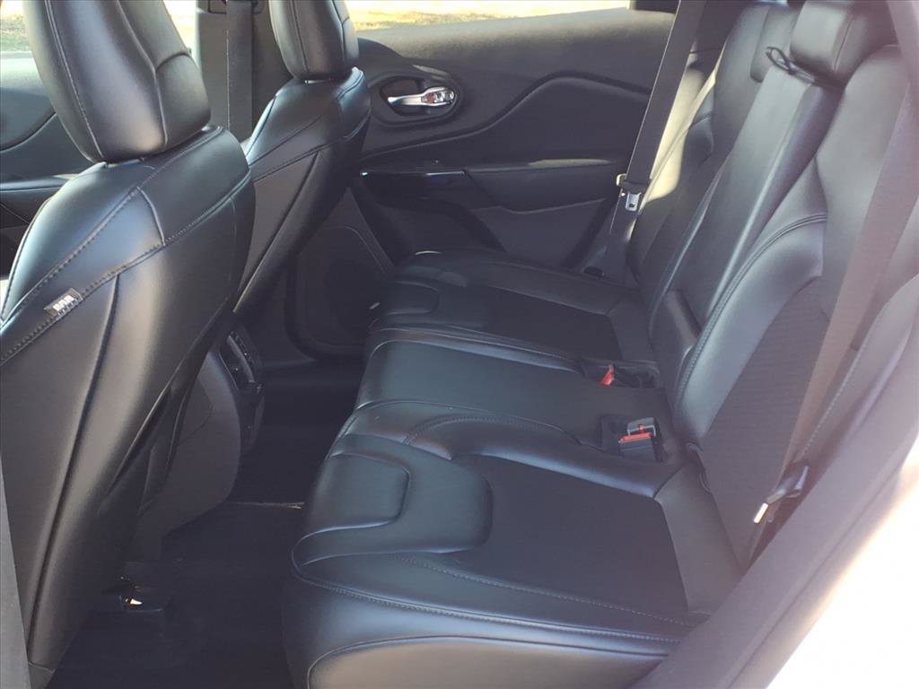 Used 2020 Jeep Cherokee Latitude Plus FWD image 23