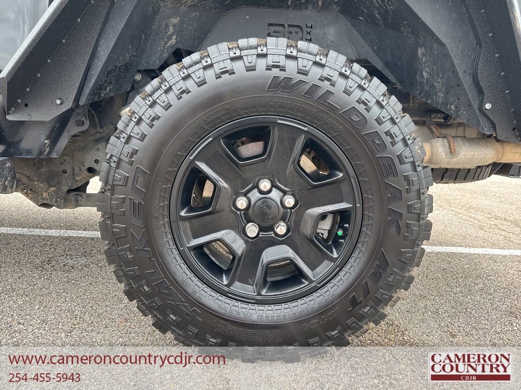 Used 2023 Jeep Gladiator Mojave w/ Cold Weather Group AWD/4WD image 21