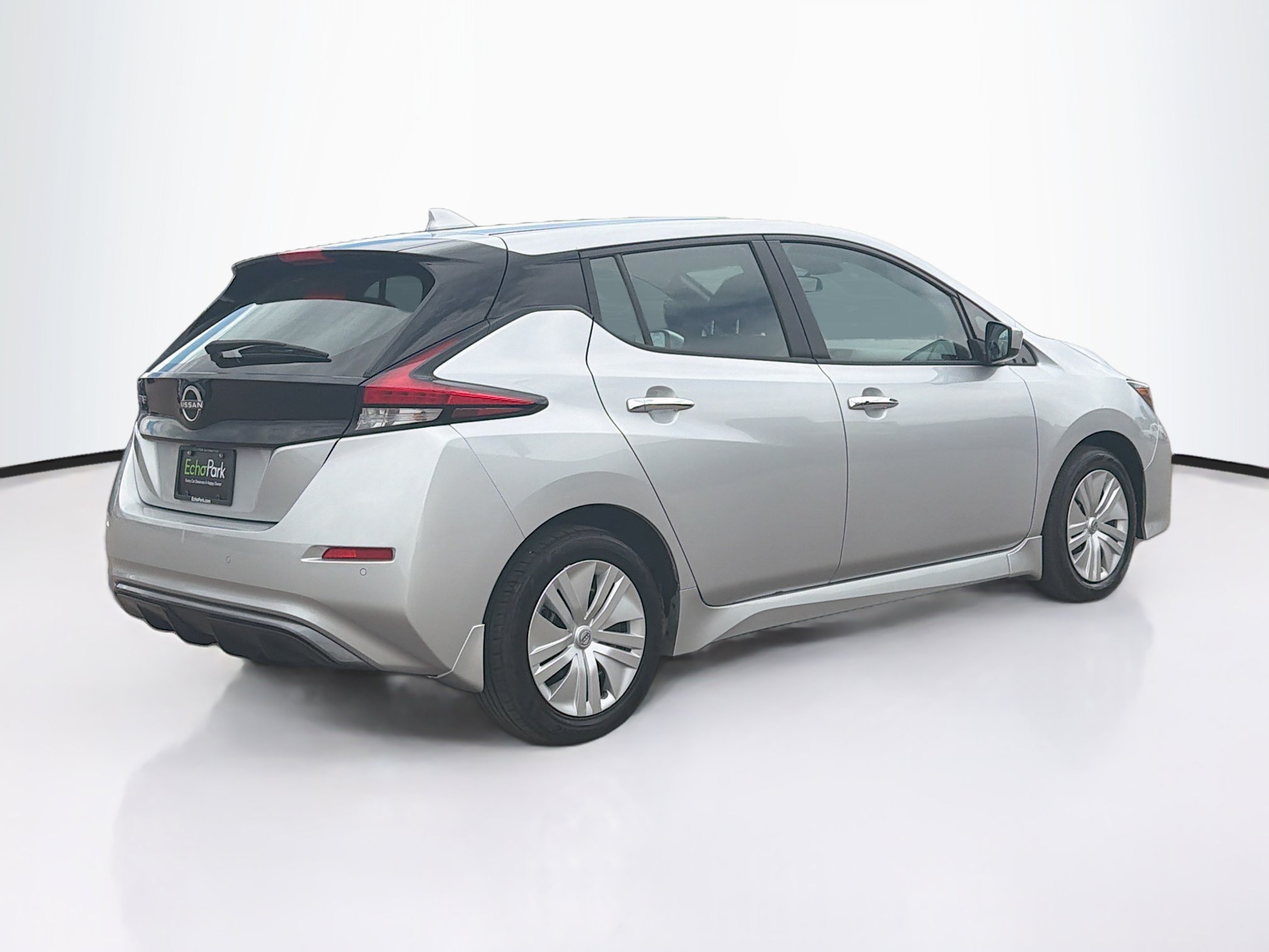 Used 2024 Nissan Leaf S FWD image 9