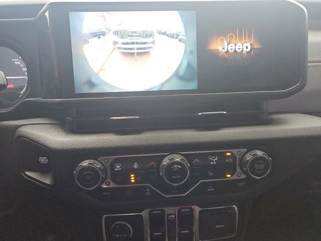 Used 2024 Jeep Wrangler Unlimited w/ Convenience Group image 7