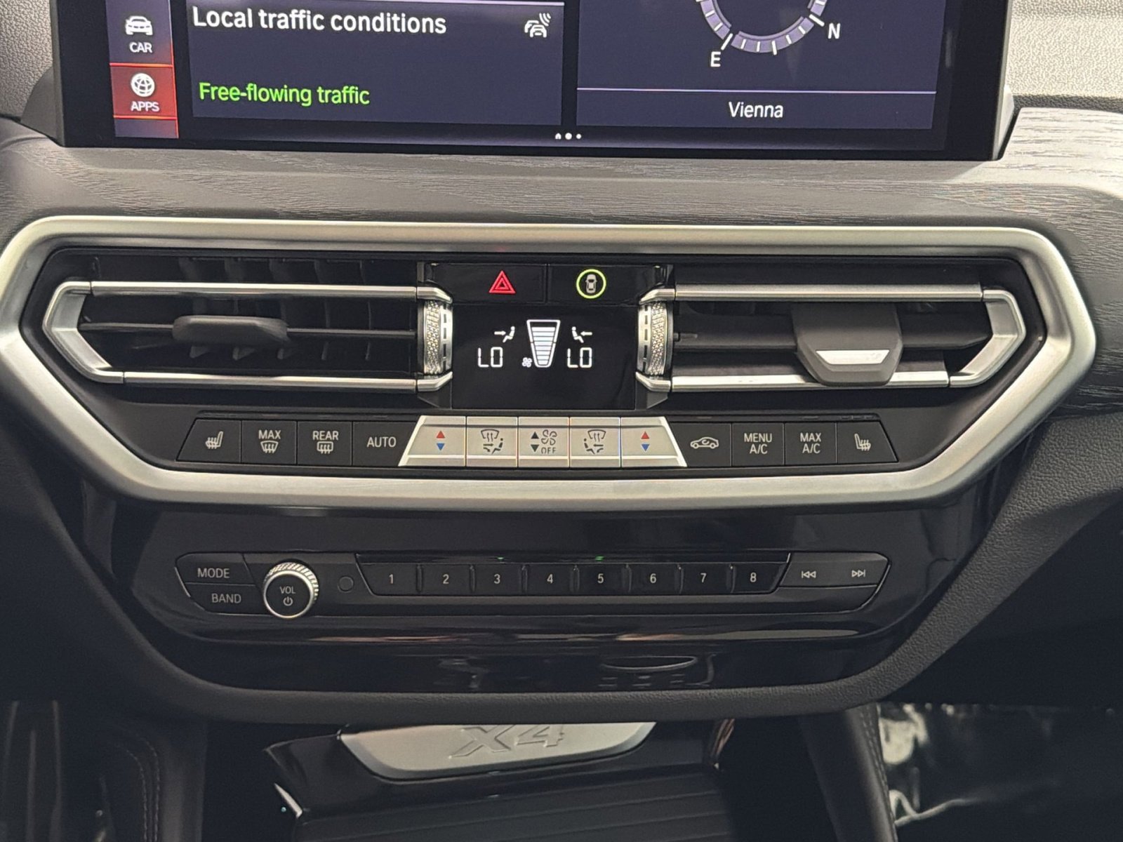 Used 2025 BMW X4 xDrive30i w/ Premium Package image 21