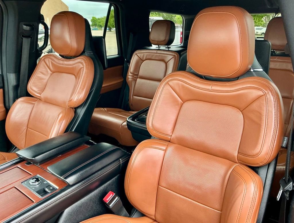 Used 2020 Lincoln Navigator Reserve w/ Equipment Group 208A Reserve AWD/4WD image 40