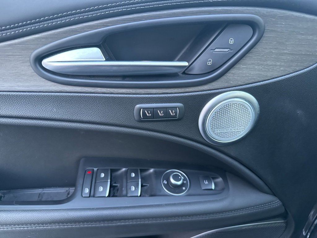 Used 2023 Alfa Romeo Stelvio Ti image 24