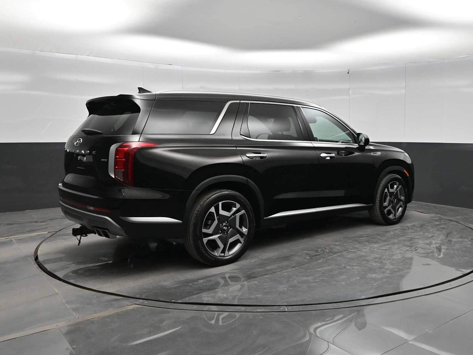 Used 2023 Hyundai Palisade SEL w/ Cargo Package AWD/4WD image 7