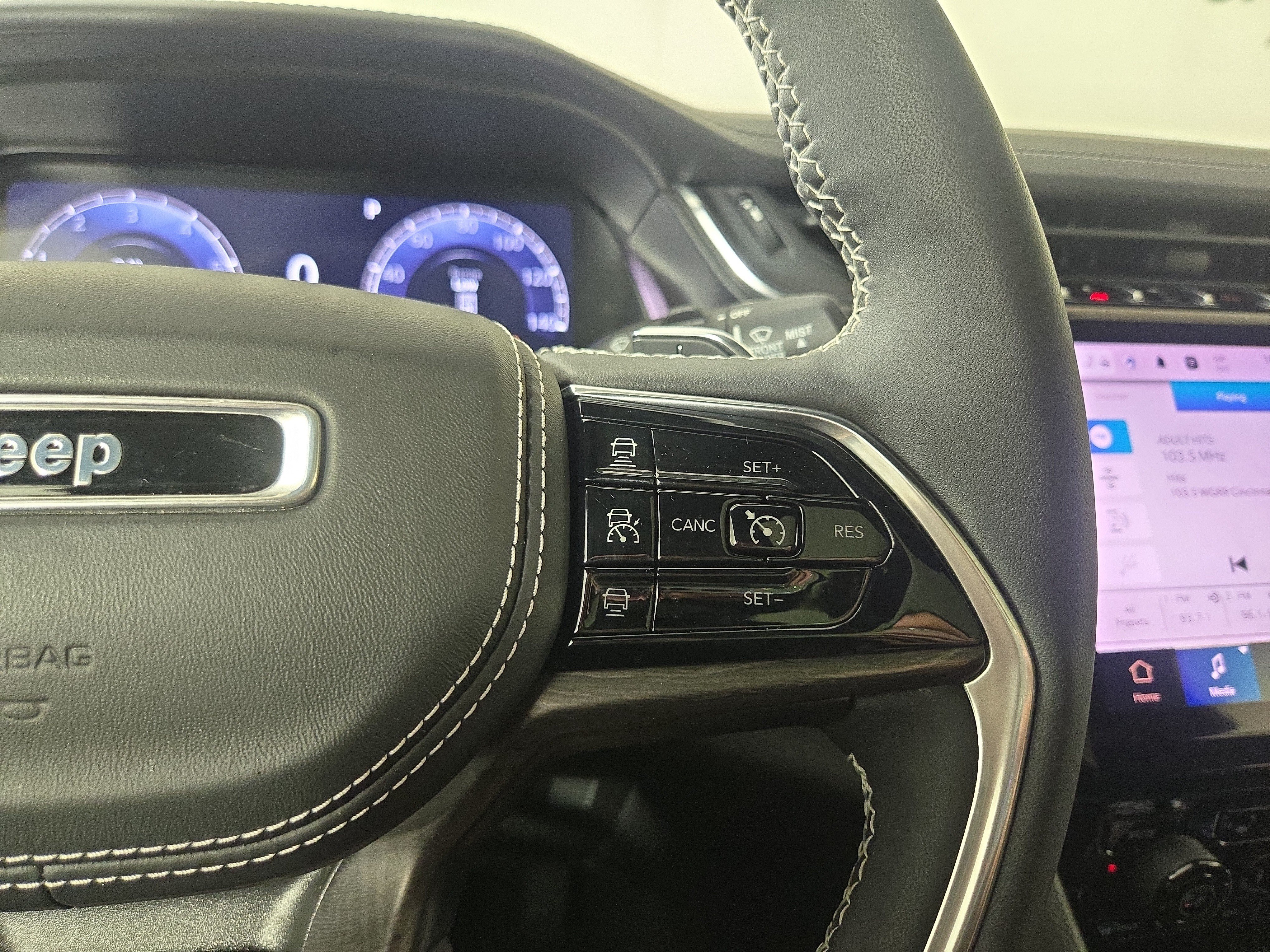 Used 2023 Jeep Grand Cherokee L Overland AWD/4WD image 18