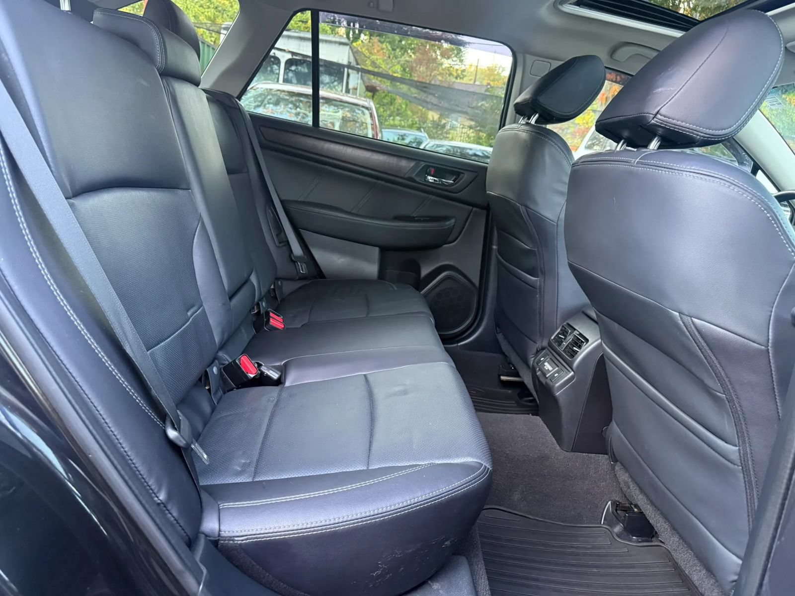 Used 2018 Subaru Outback 2.5i Limited AWD/4WD image 11