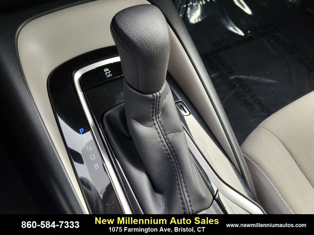 Used 2021 Toyota Corolla LE w/ LE Convenience Package image 25