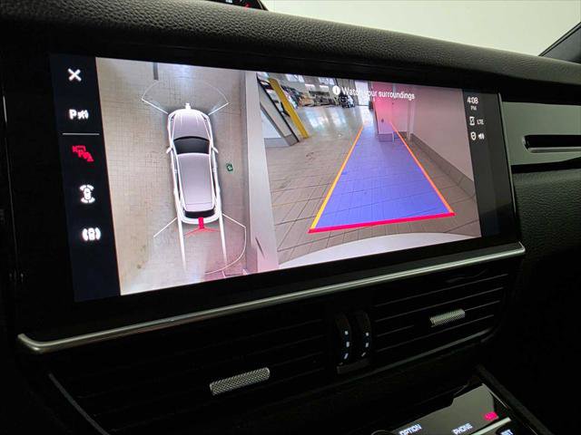 Used 2023 Porsche Cayenne AWD/4WD image 32