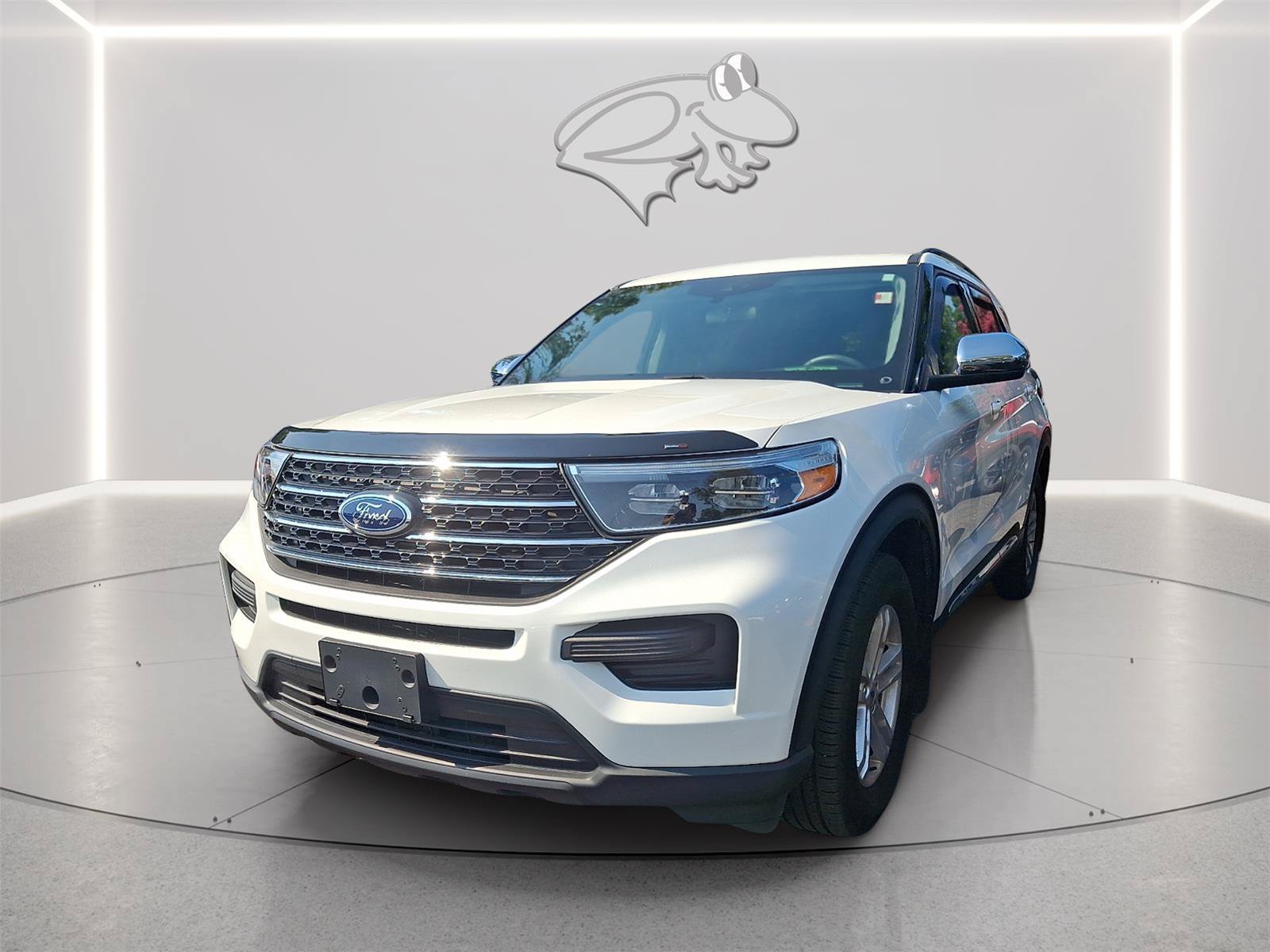 Used 2024 Ford Explorer XLT AWD/4WD image 8