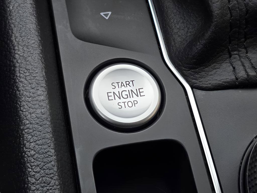 Used 2020 Volkswagen Atlas Cross Sport SE w/ Panoramic Sunroof Package image 28