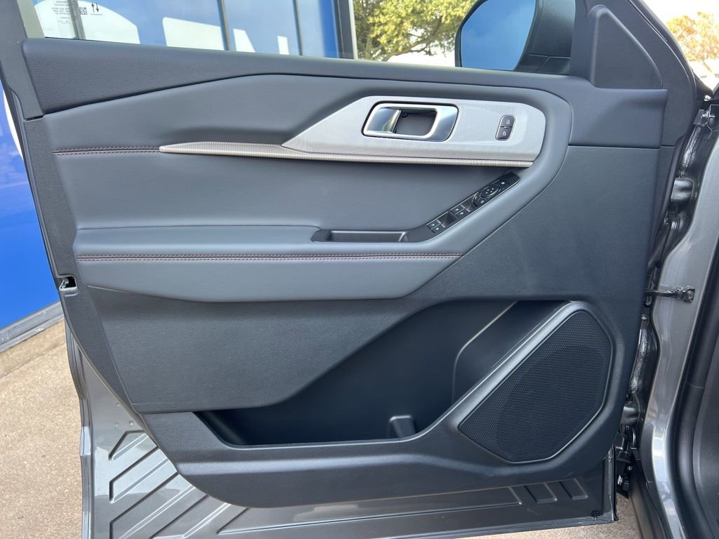 New 2026 Ford Explorer Active w/ Active Comfort Package image 13