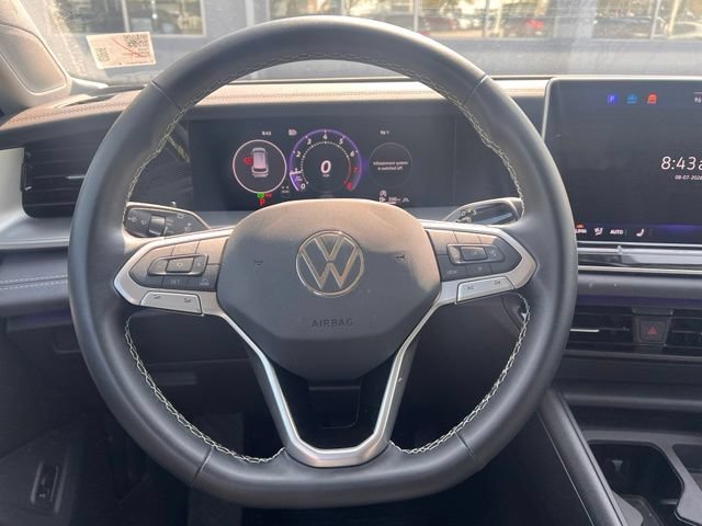 Used 2026 Volkswagen Tiguan SE AWD/4WD image 12