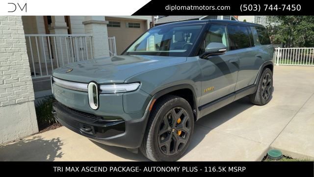 Used 2026 Rivian R1S Premium AWD/4WD image 1