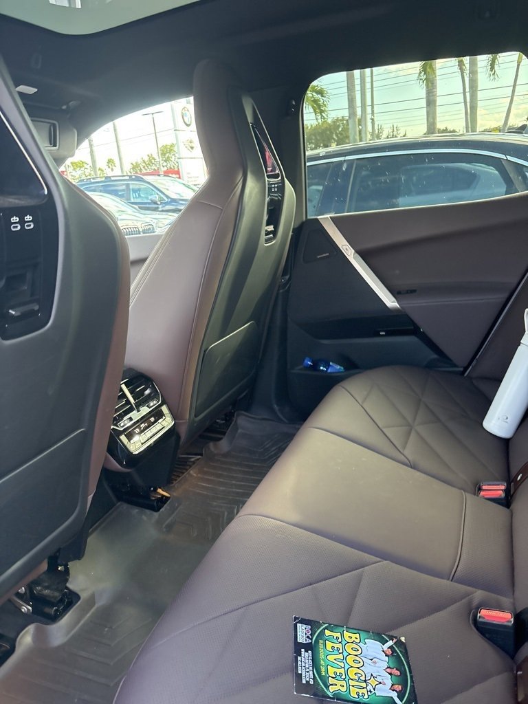 Used 2023 BMW iX xDrive50 w/ Premium Package image 10