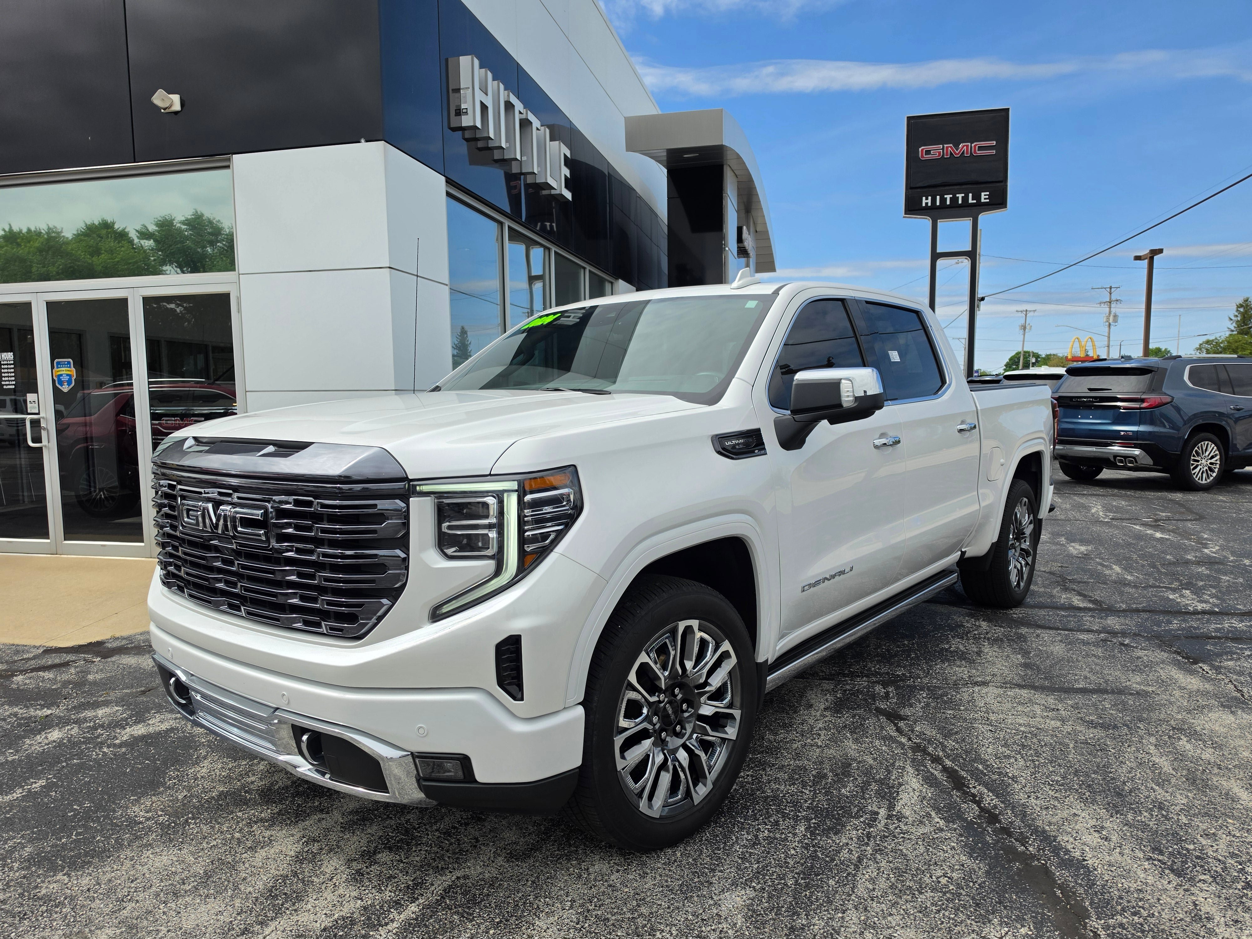 Used 2024 GMC Sierra 1500 Denali Ultimate AWD/4WD image 1