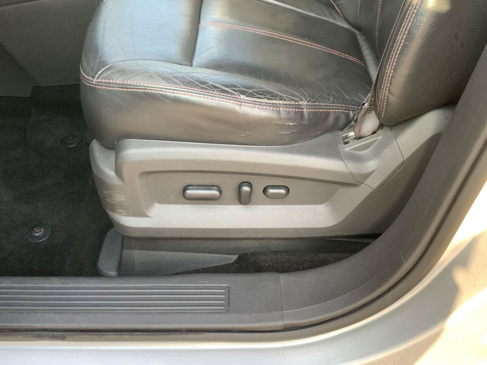 Used 2013 Ford Edge SEL FWD image 22