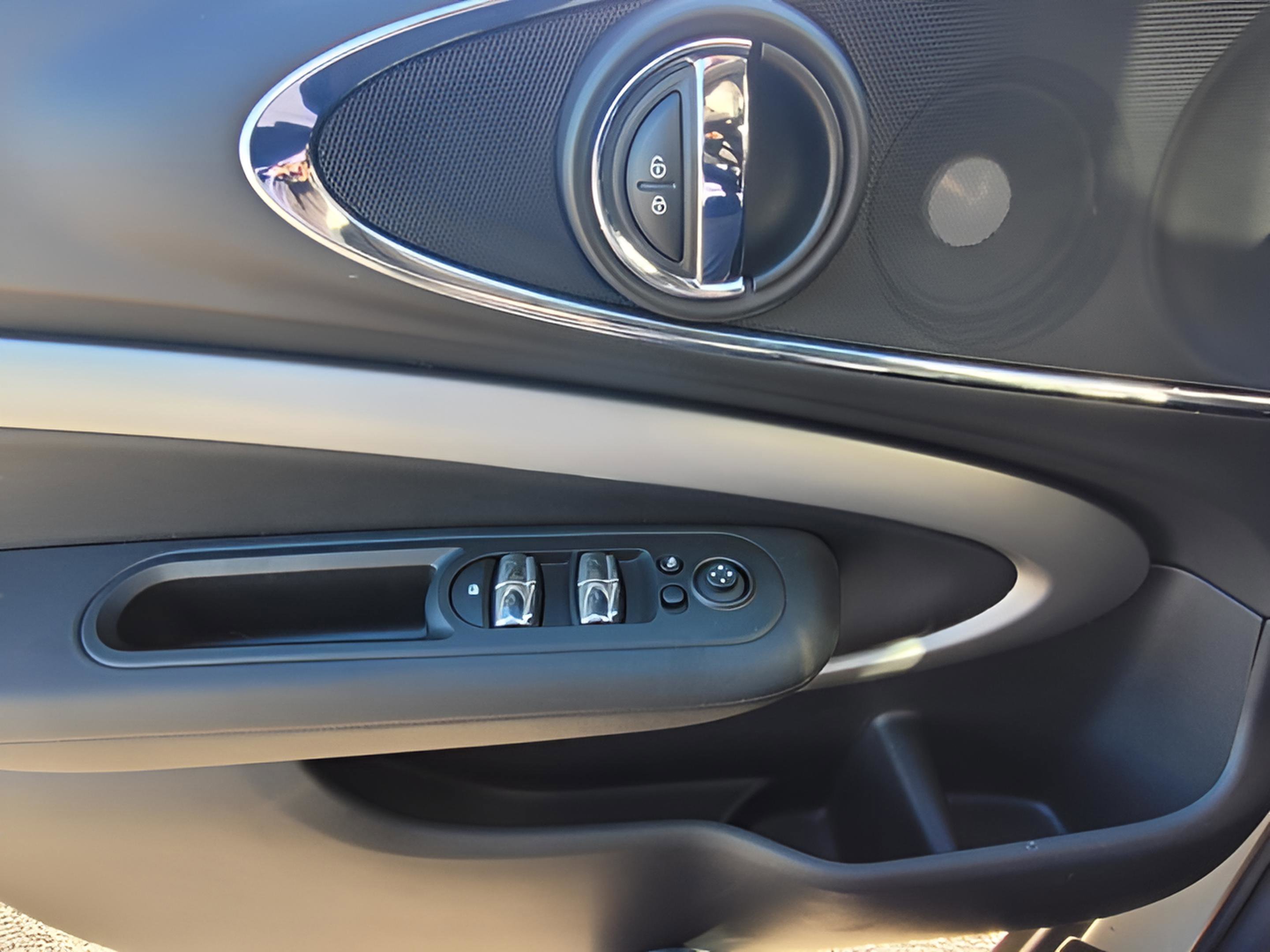 Used 2022 MINI Cooper Clubman John Cooper Works image 28