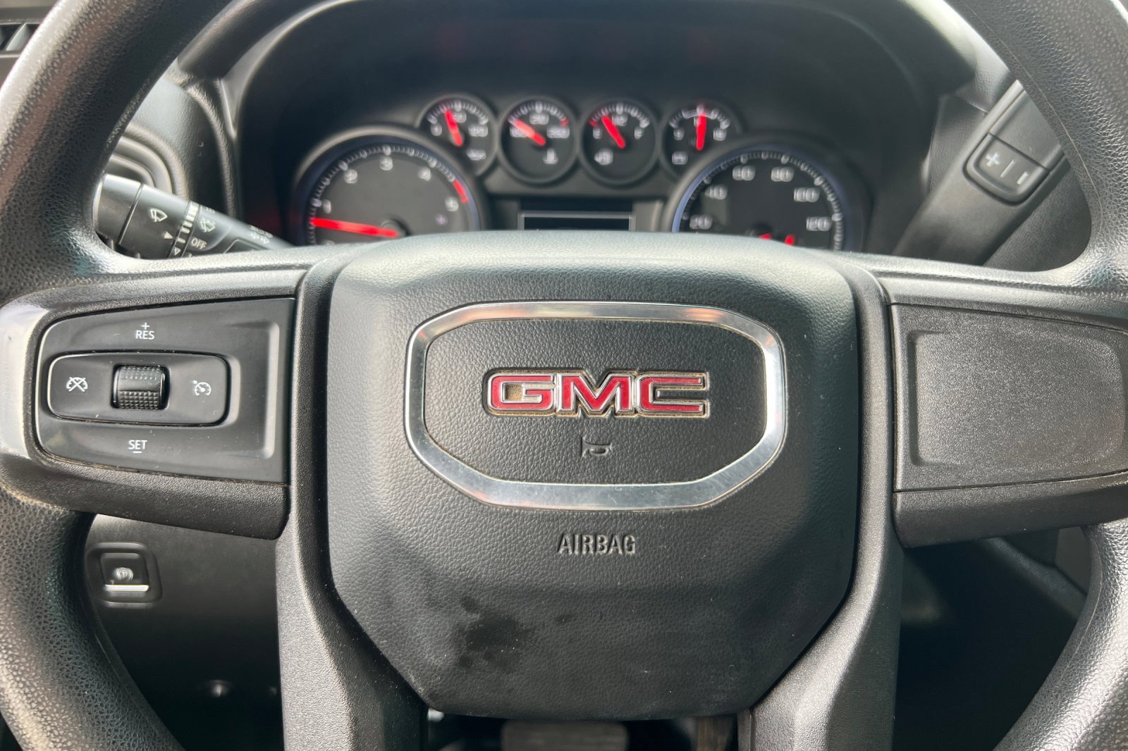 Used 2021 GMC Sierra 3500 4x4 Crew Cab w/ Gooseneck/5TH Wheel Package image 18