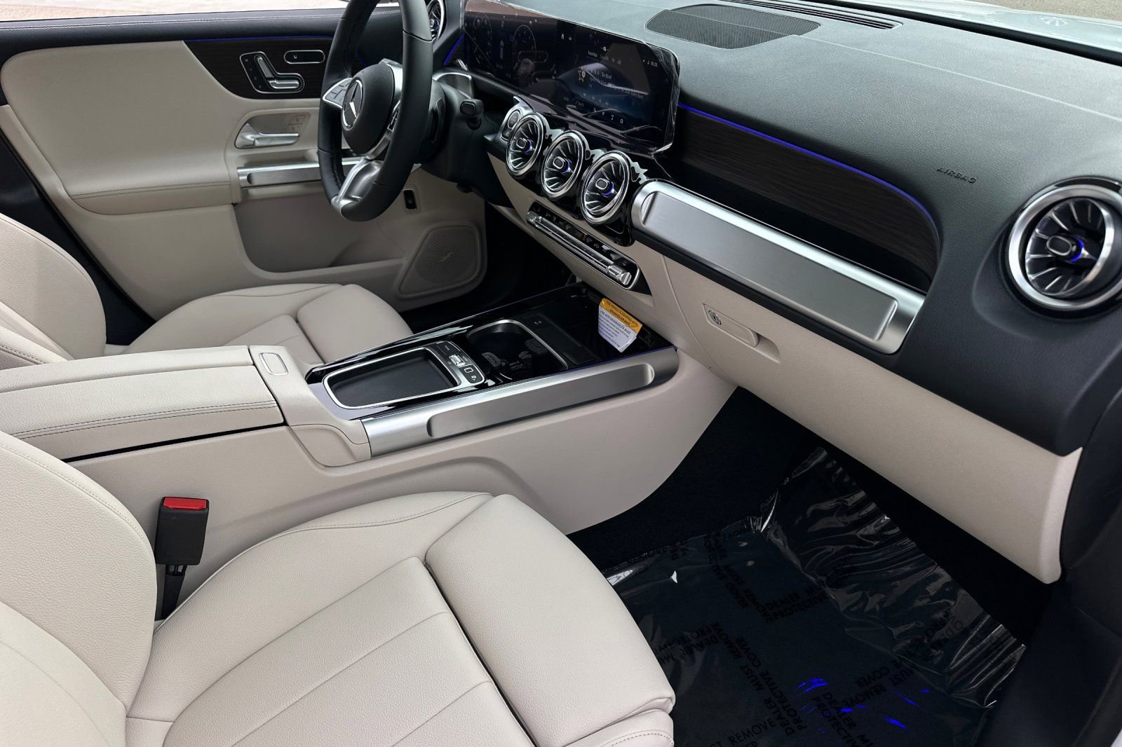 New 2026 Mercedes-Benz GLB 250 image 9