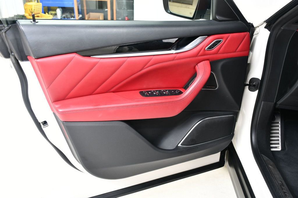 Used 2020 Maserati Levante GranSport image 23