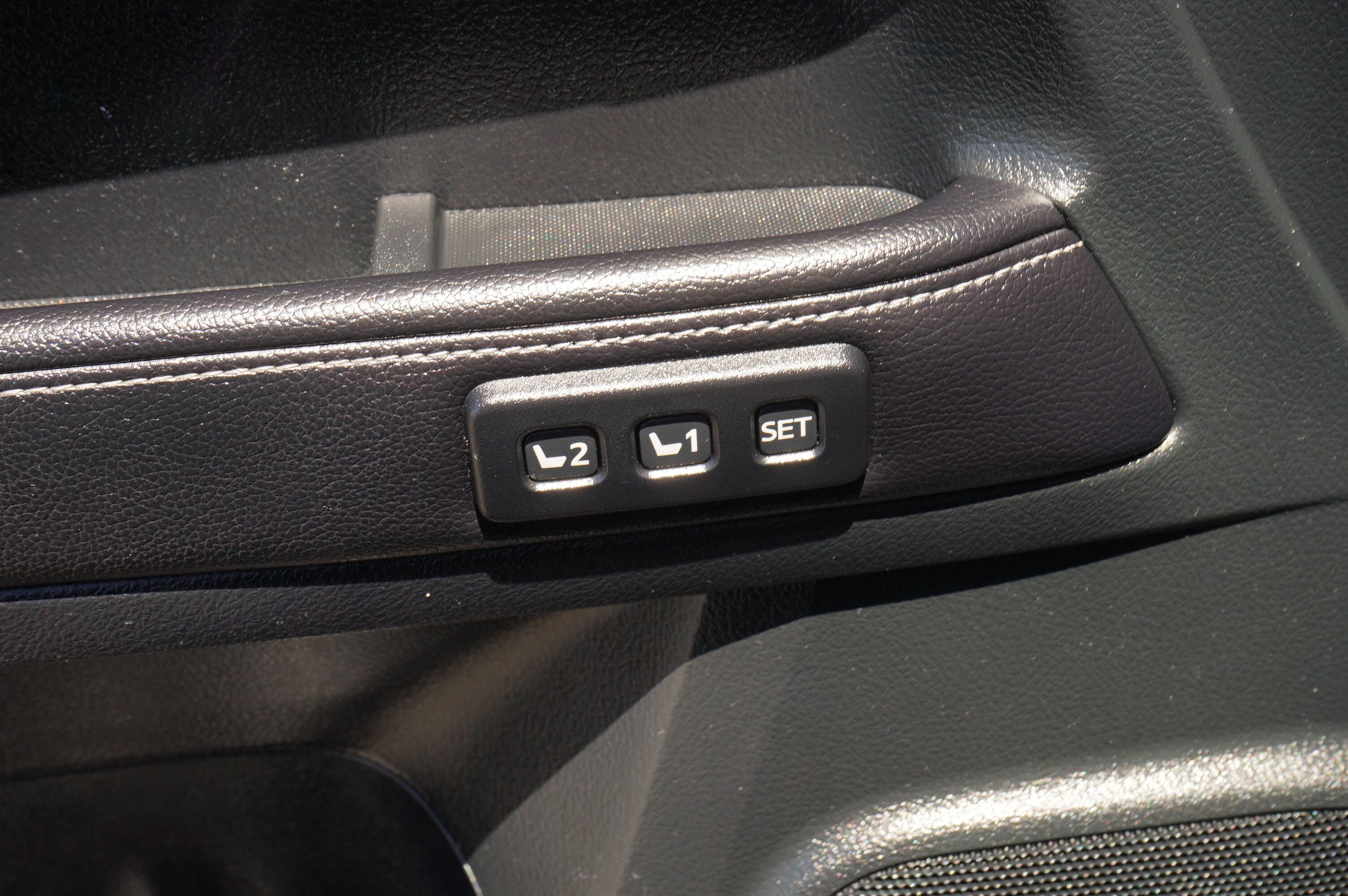 Used 2015 Toyota 4Runner Limited AWD/4WD image 17