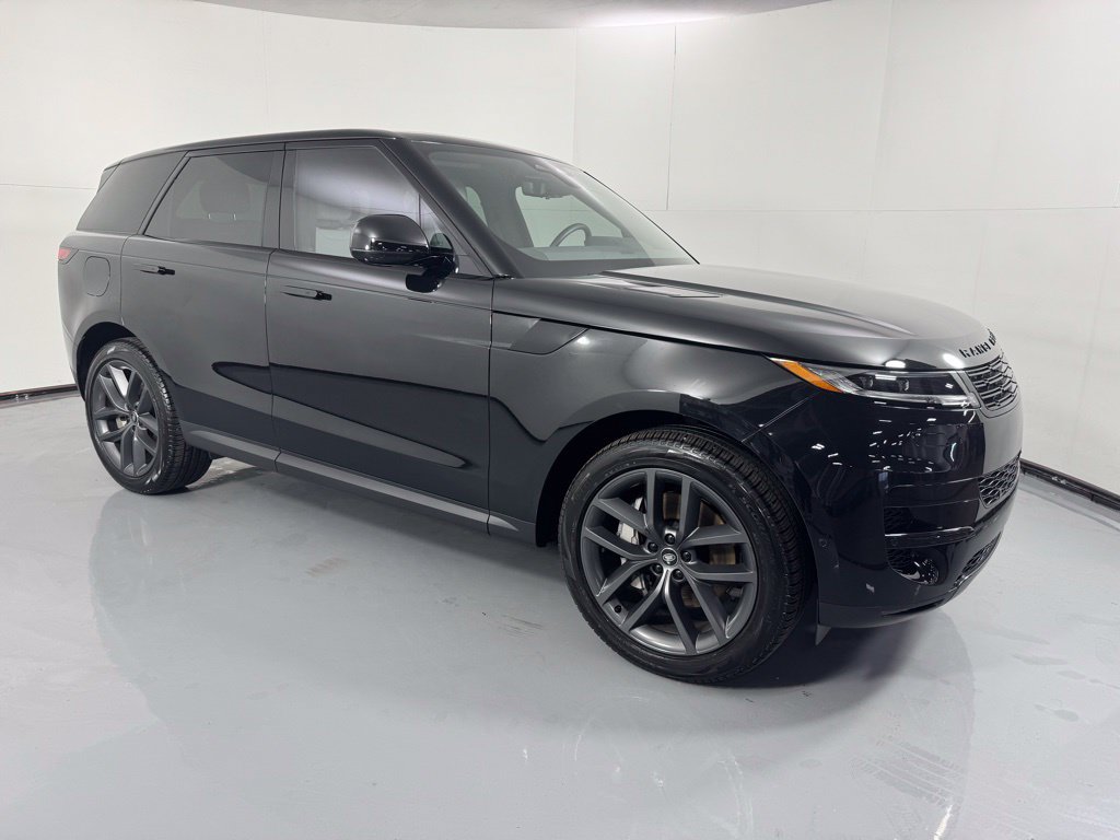 Used 2025 Land Rover Range Rover Sport SE AWD/4WD image 3