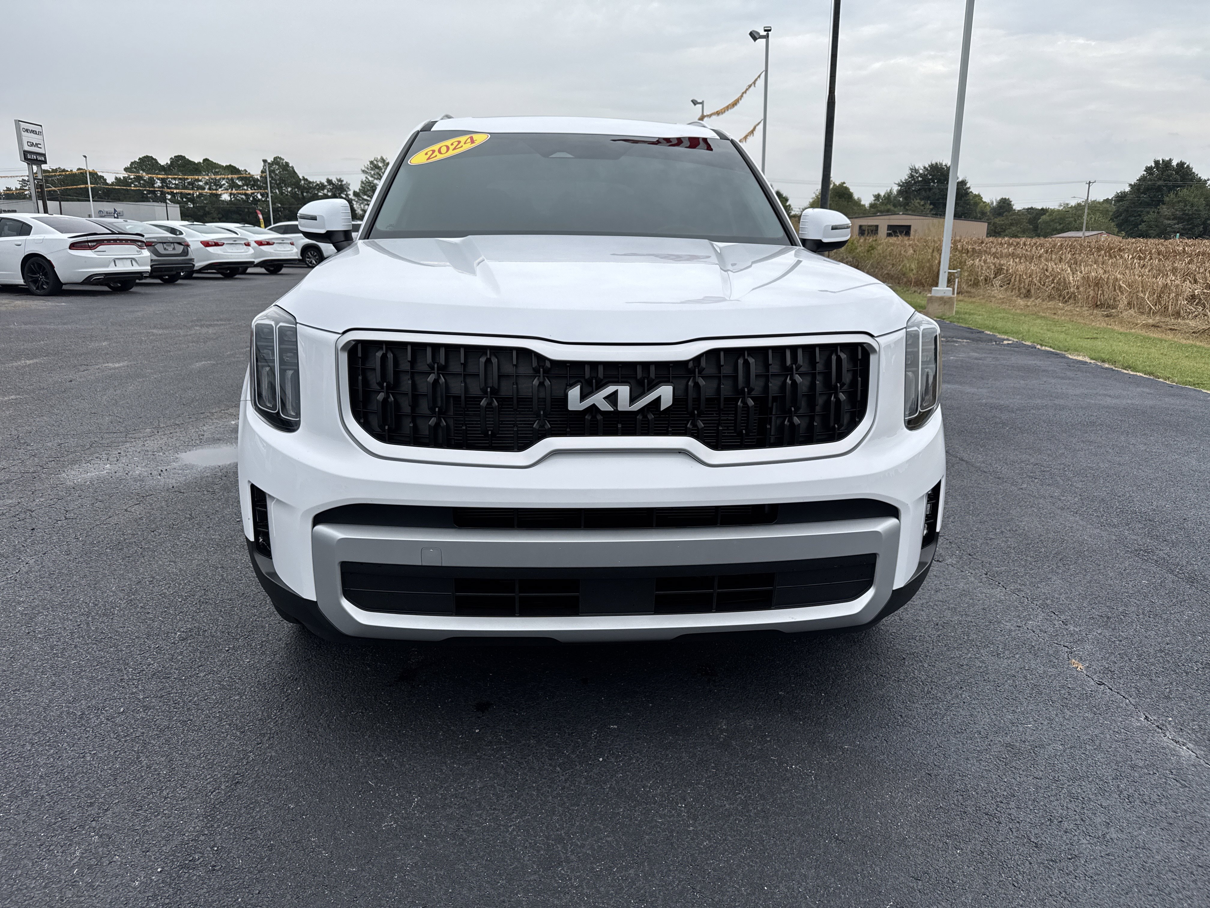 Used 2024 Kia Telluride EX w/ EX Captain's Chair Package image 8