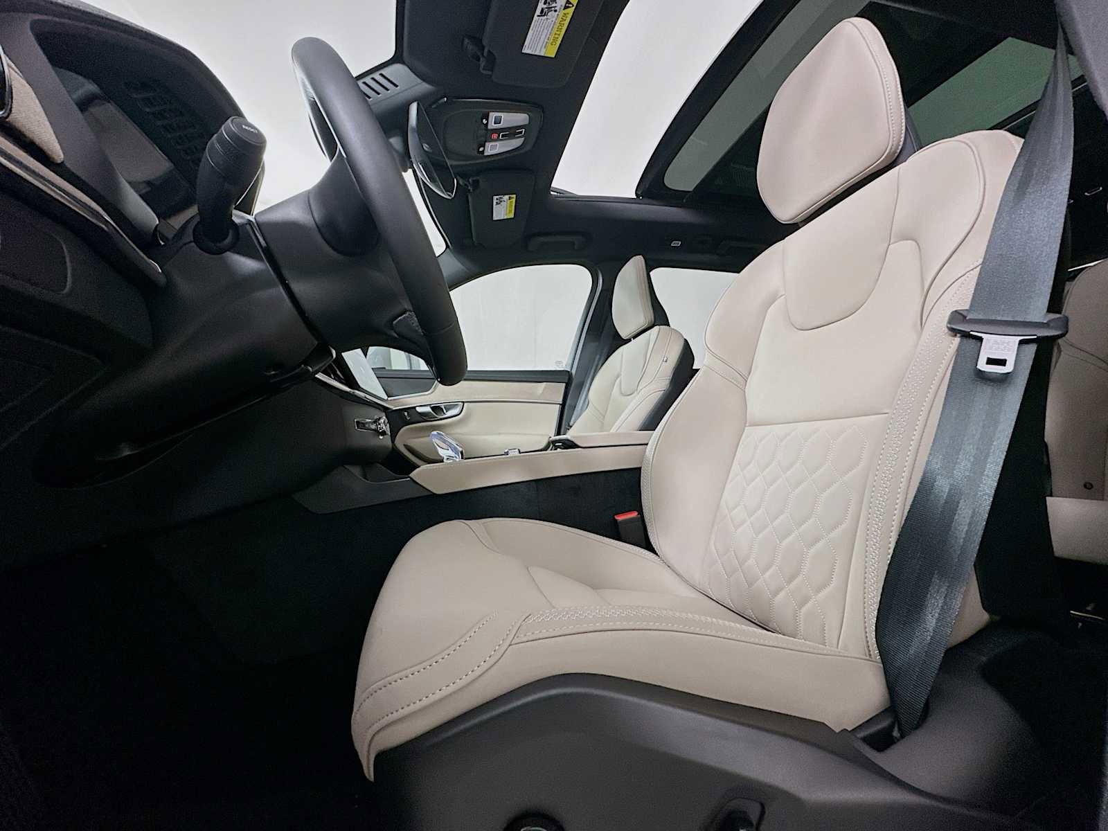 New 2026 Volvo XC90 B6 Plus w/ Protection Package image 19