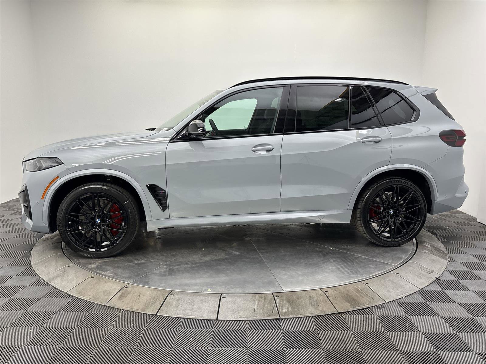 New 2026 BMW X5 M Competition w/ Executive Package image 16