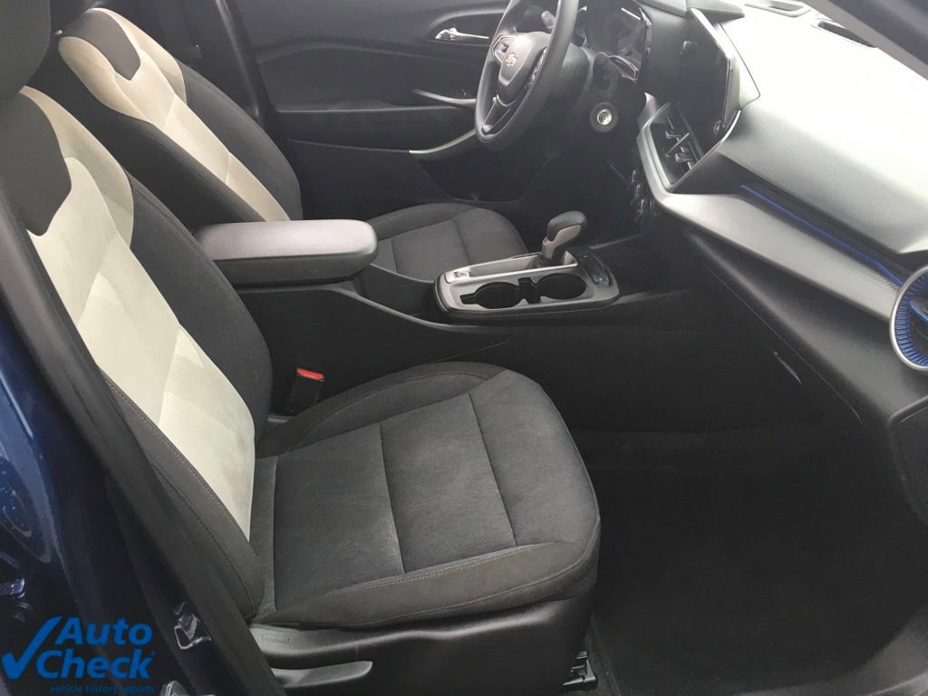 Used 2024 Chevrolet Trax LS w/ LS Convenience Package image 10