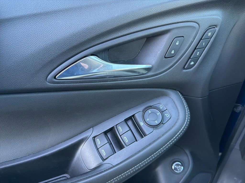 Used 2023 Buick Encore GX Essence w/ Experience Buick Package image 25