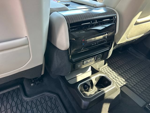Used 2023 Jeep Wagoneer L Series III w/ Premium Group I AWD/4WD image 19
