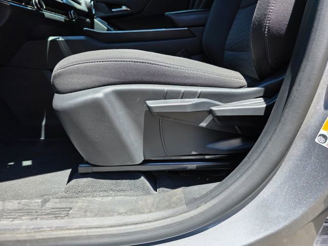 Used 2025 Chevrolet Equinox LT FWD image 39