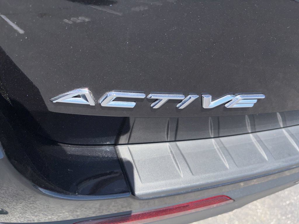 Used 2025 Ford Explorer Active AWD/4WD image 11